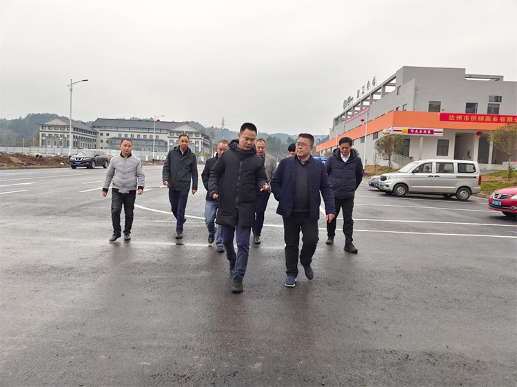 省供投集團紀委書記、監事會副主席吳德貴率隊赴四川供銷西南冷鏈物流基地調研指導